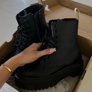 DR MARTENS JADON II BOOT MONO PLATFORMS